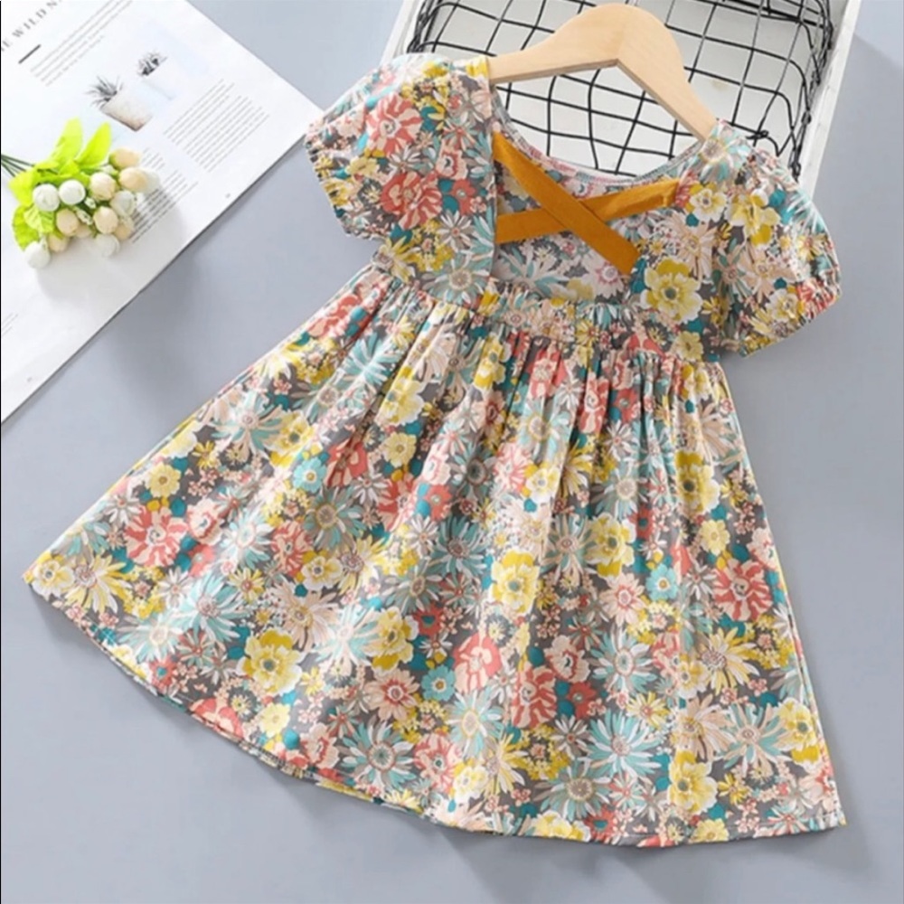 🎉HP 6/6/23 - Girls Yellow Crisscross Short Sleeve Dress - Picture 1 of 2